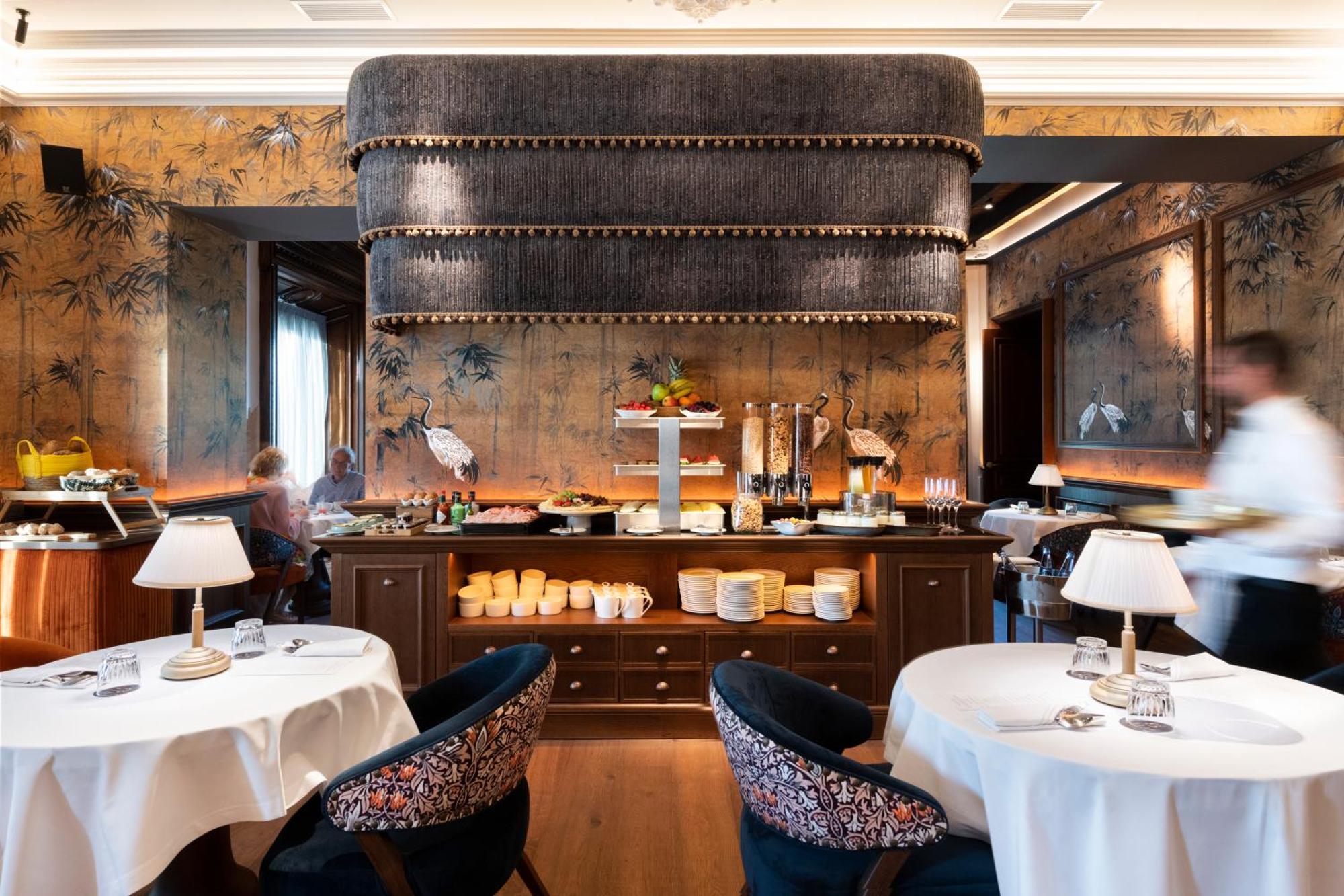 Hotel Lobby Sevilla Kültér fotó The restaurant in 2019